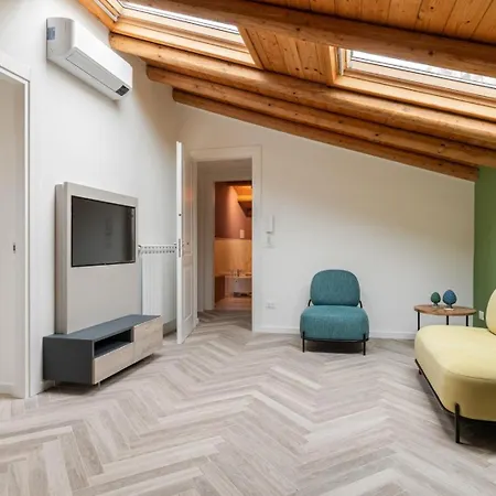 La Terrazza Su Dante Πανσιόν 4*