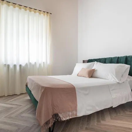 La Terrazza Su Dante Πανσιόν 4*